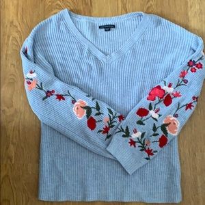 American Eagle size XS women’s  v-neck sweater